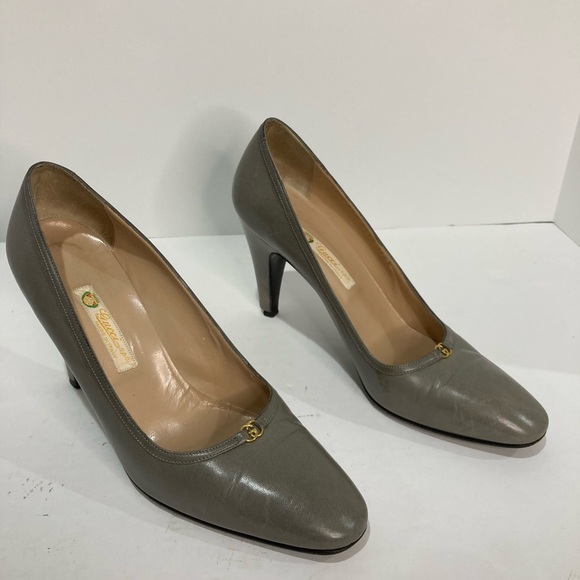 Authentic Gucci leather gray pump size 37 1/2 B - Picture 1 of 10